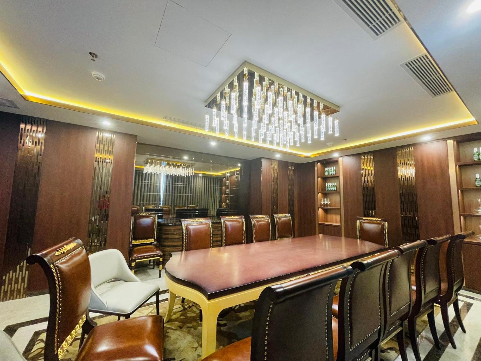 Cua Dong Luxury Hotel Vinh Exterior foto